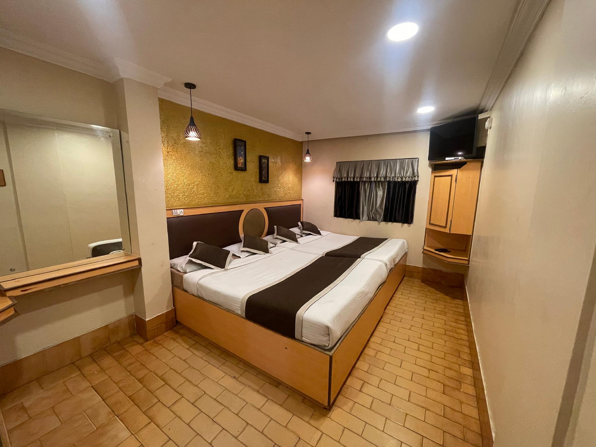 DELUXE, 4 BEDS
