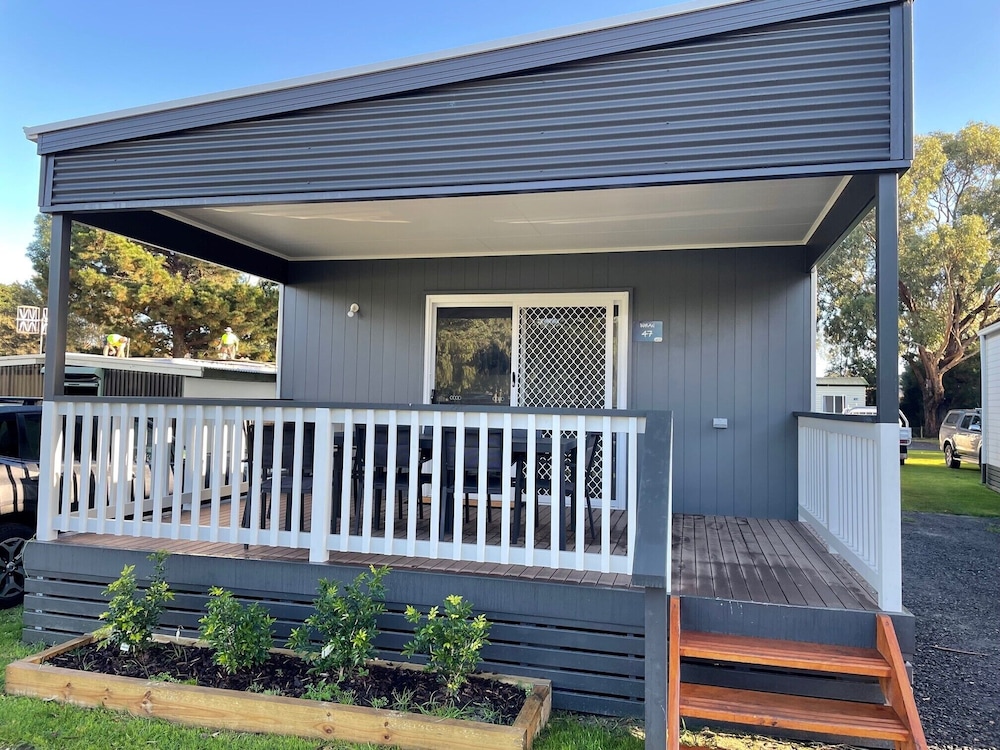 Victor Harbor Holiday & Cabin Park 4/46