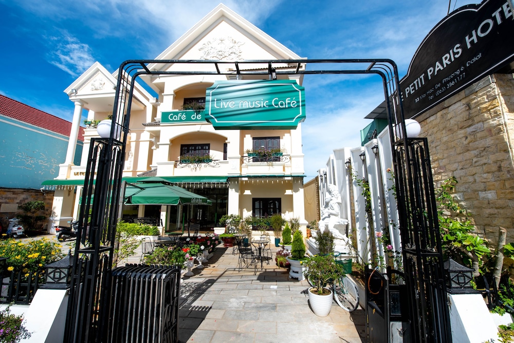Le Petit Paris Hotel Dalat 8/67