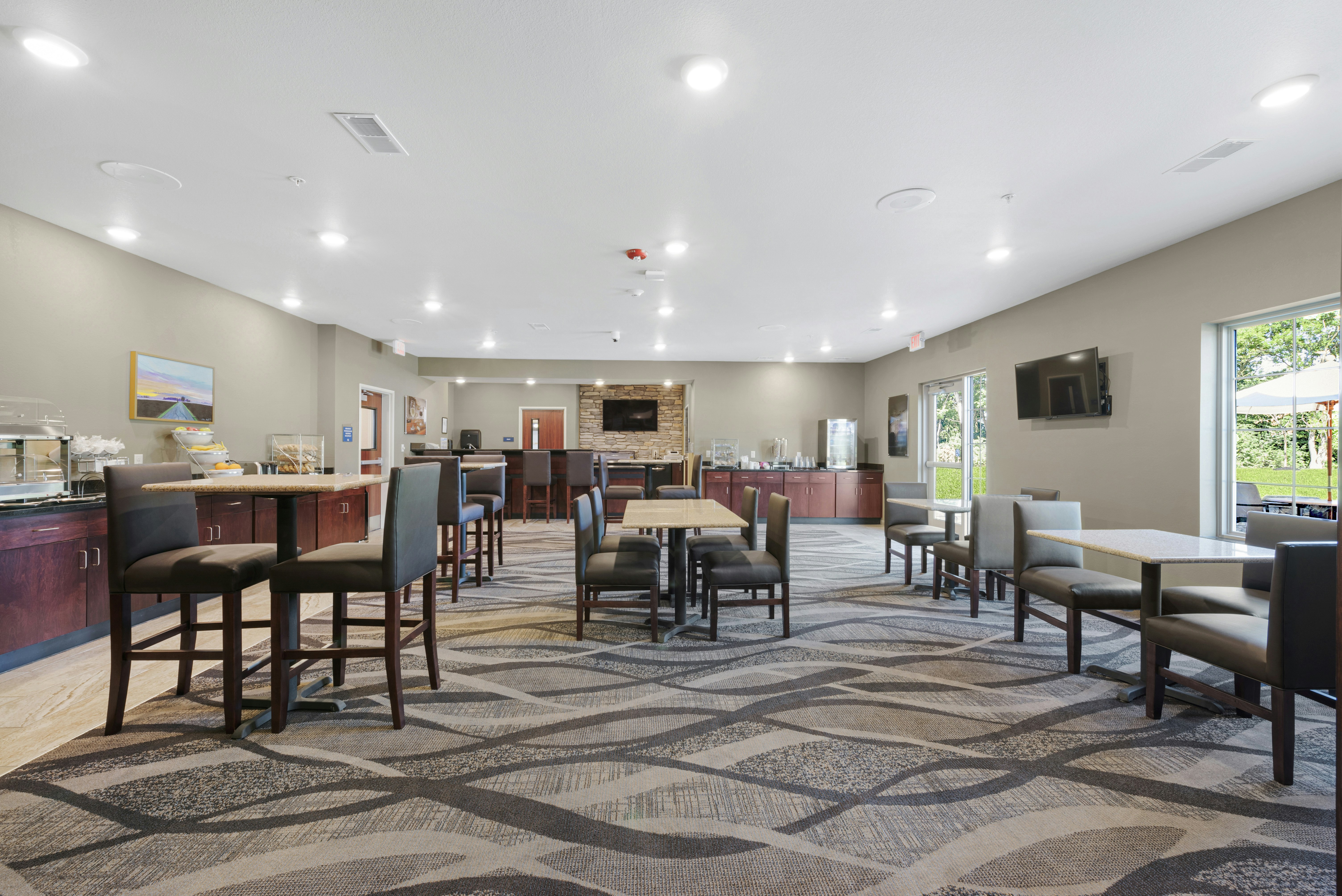 Cobblestone Hotel & Suites - Eaton, OH 34/50