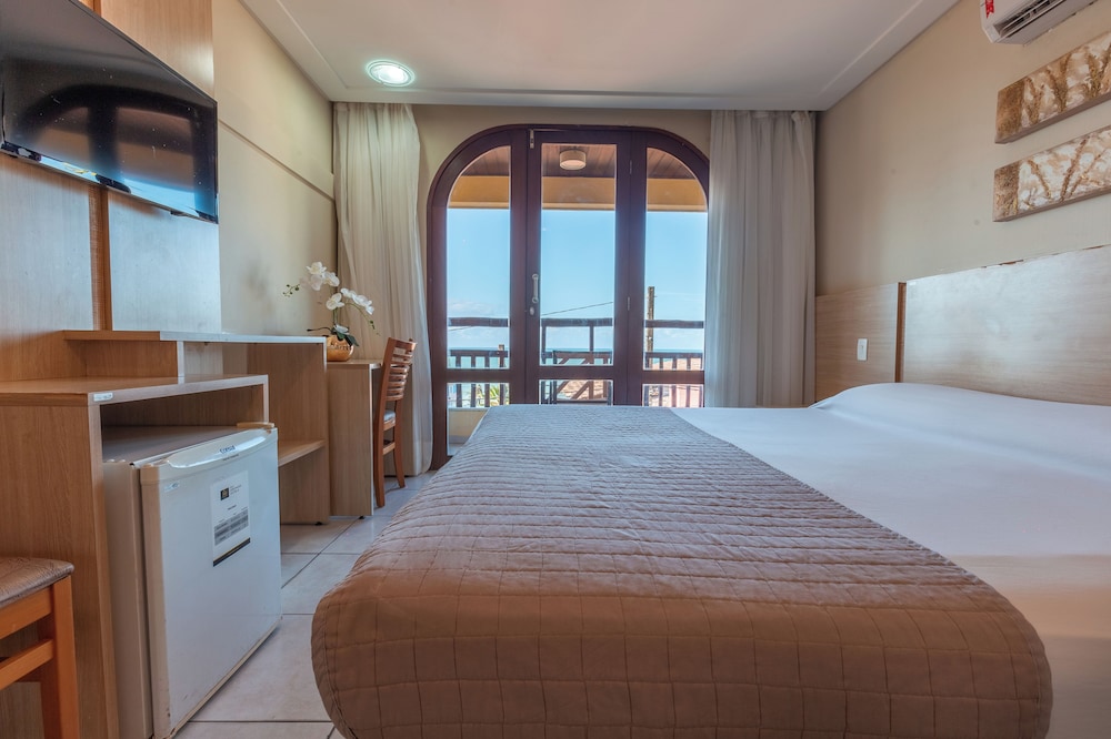 ROOM, DOUBLE BED