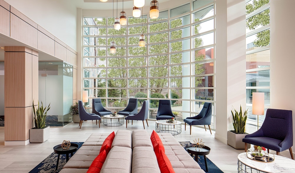 Rivers Edge Hotel Portland Tapestry Collection by Hilton 49/63