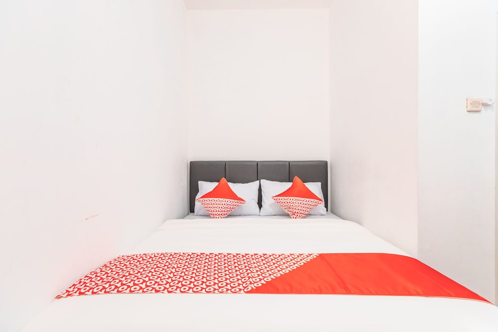 OYO 2223 J&b Room Utan Kayu 10/21