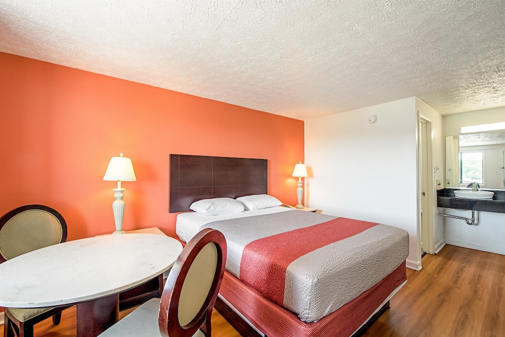 Budget Inn Norfolk Va 23/42