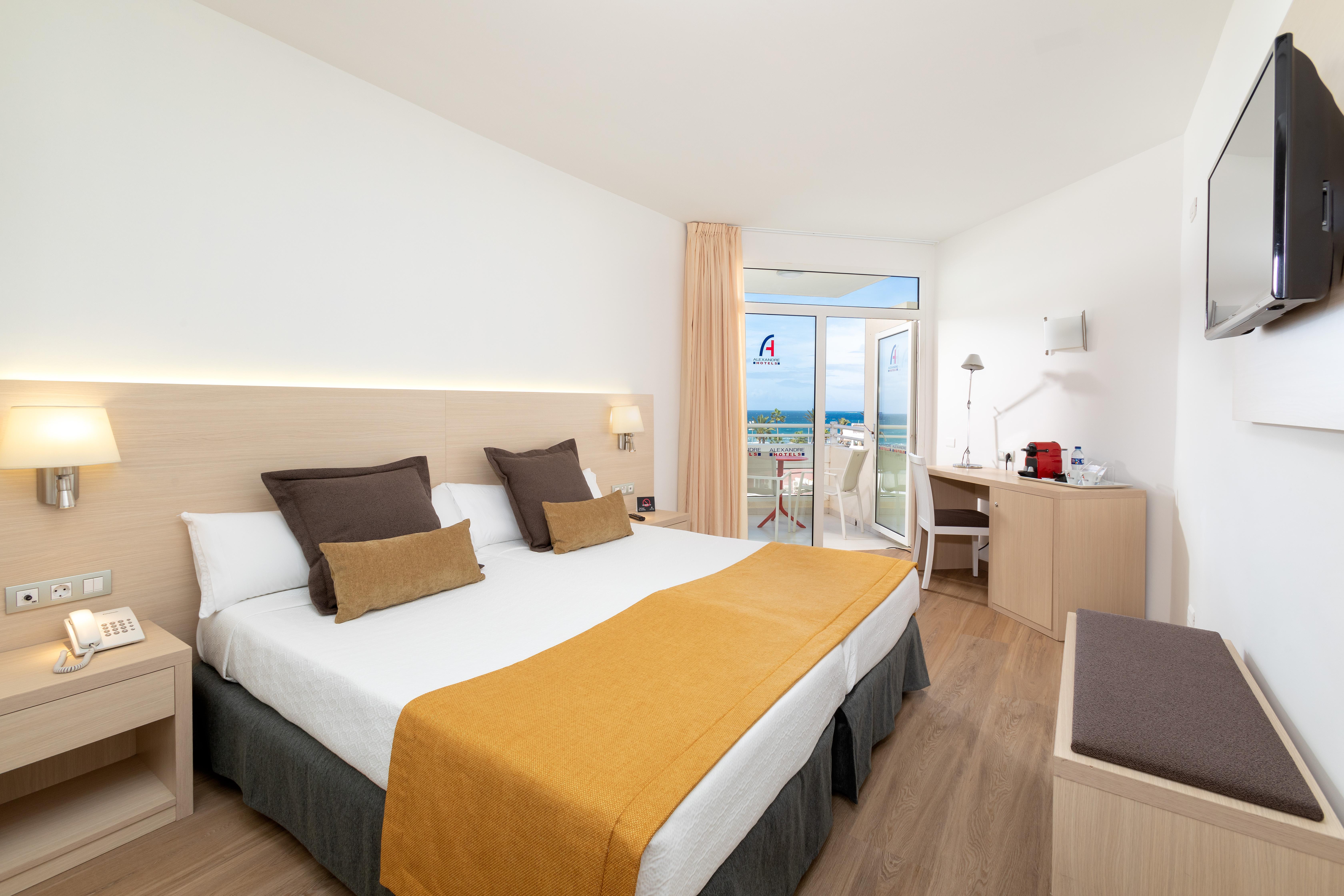 Superior, Sea View, Balcony or Terrace
