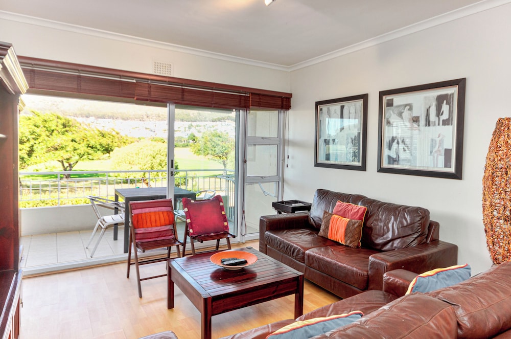 Mouille Point Village 34/50