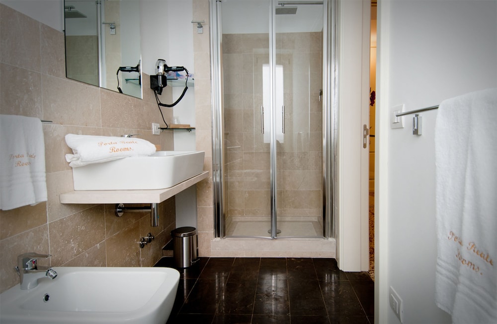 Hotel Porta Reale 49/50