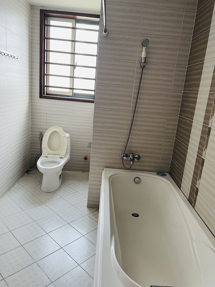 Oyo 133 Westlake Tay Ho Hotel 49/49