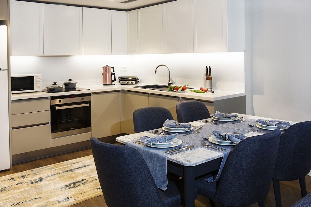 GARLON RESIDENCE 45/56