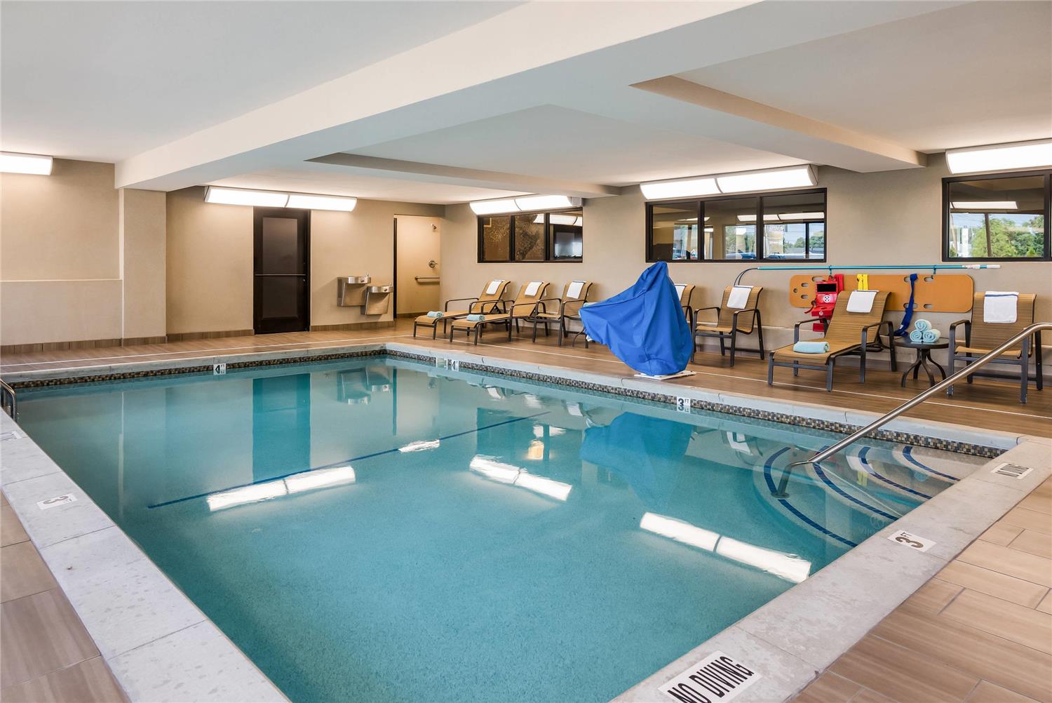 Country Inn & Suites by Radisson, Grandville-Grand Rapids West, MI 9/19