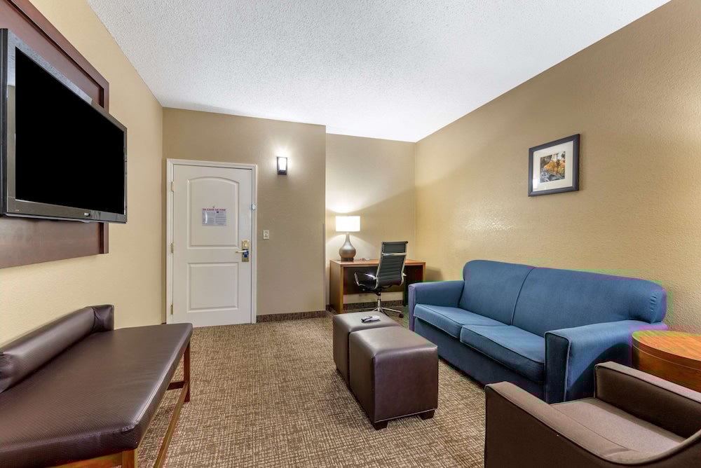 Comfort Inn and Suites El Dorado, AR 19/30