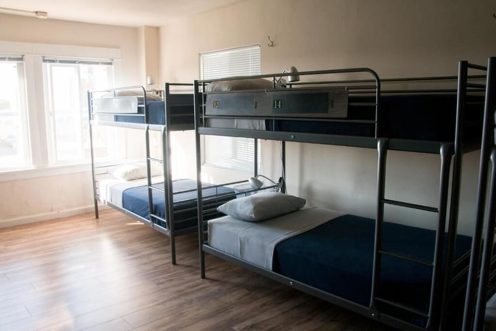 Melrose Hostel 16/48