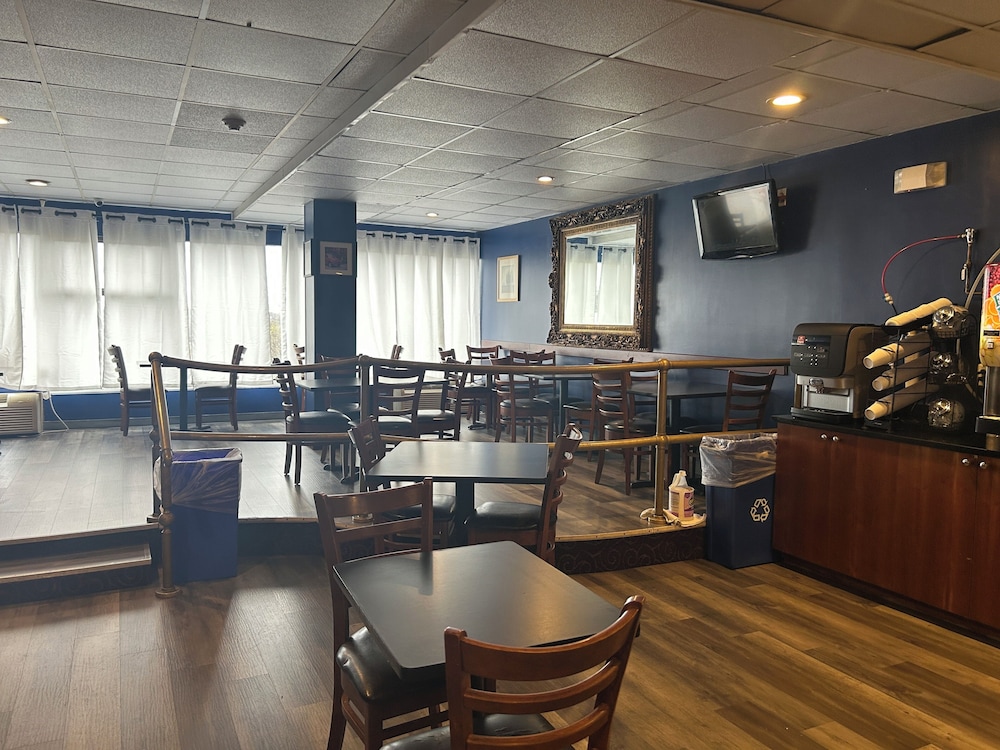 Hilltop Inn & Suites 9/15