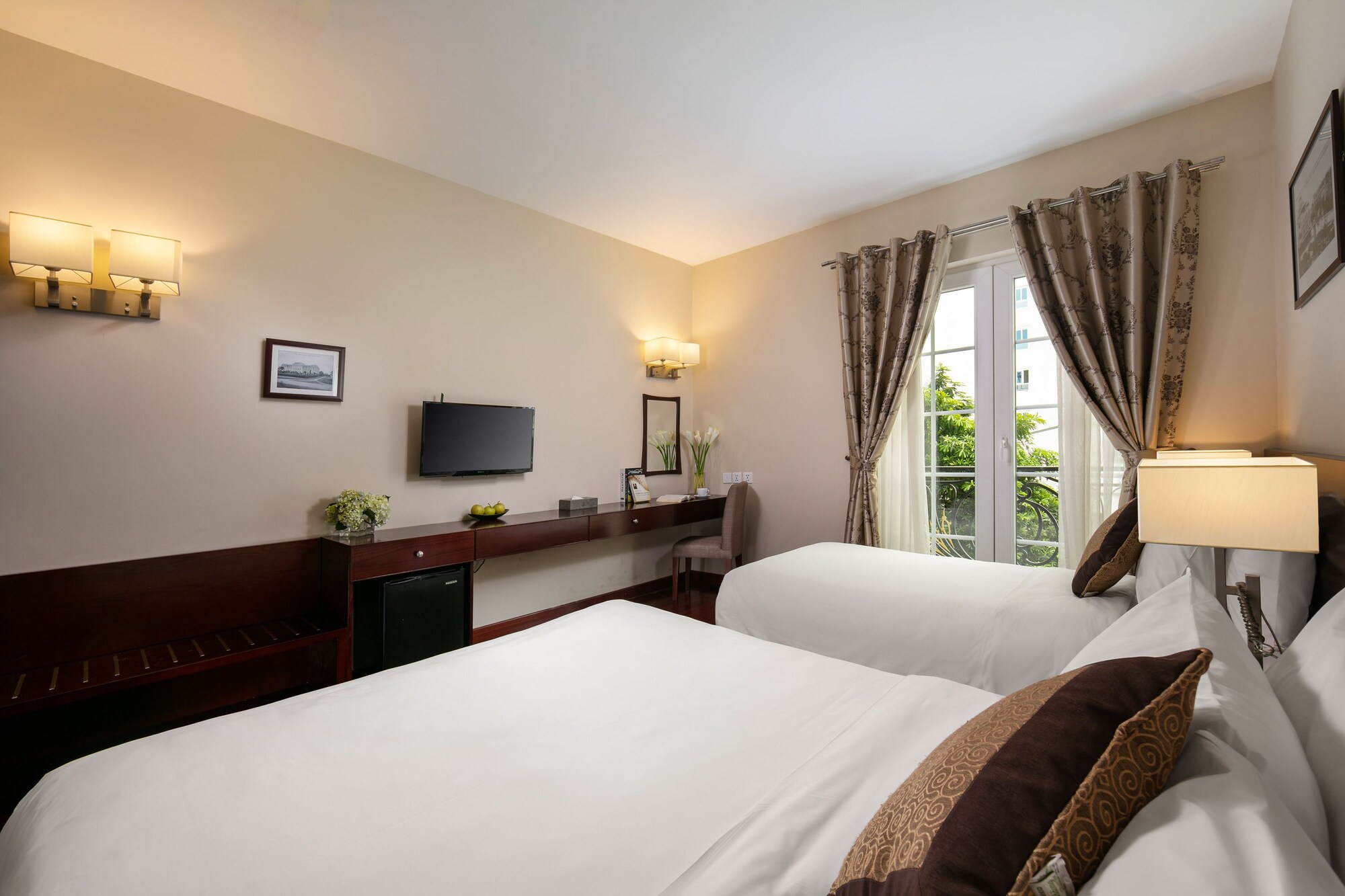 غرفة عائلية ثلاثية بسرير مزدوج وسرير فردي، Sunline Hotel 4/10