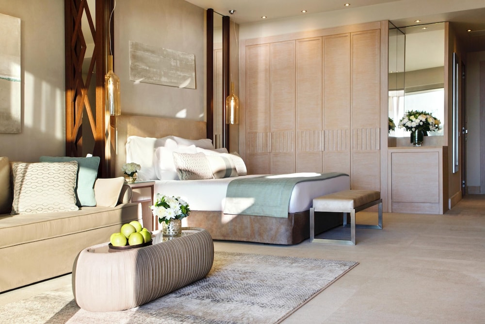 Junior Suite, Deluxe, Double Bed, Garden Side, Sofa