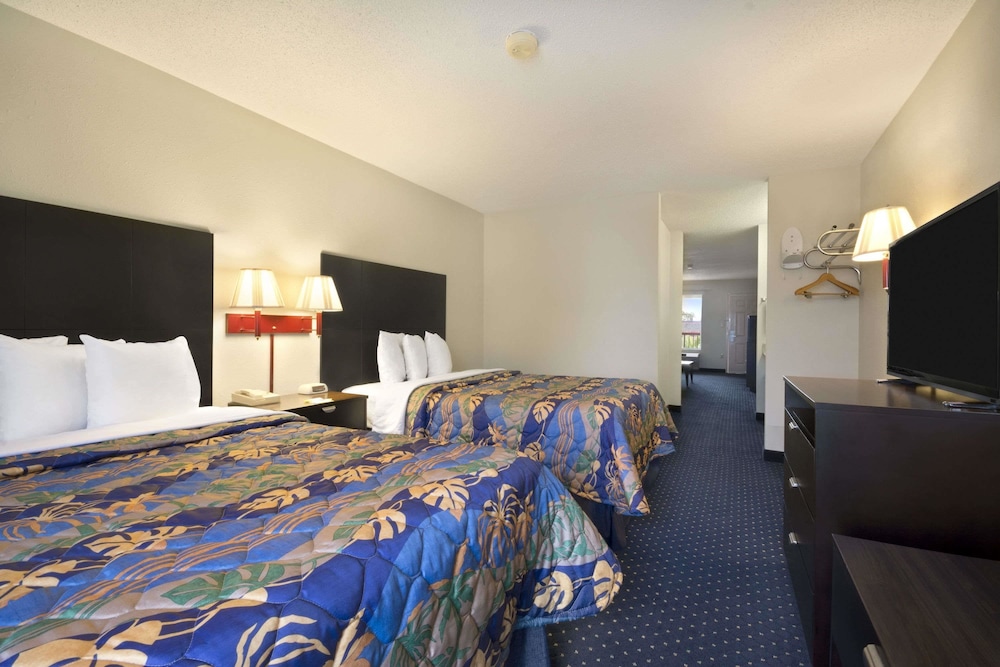 Days Inn by Wyndham Alma 12/41