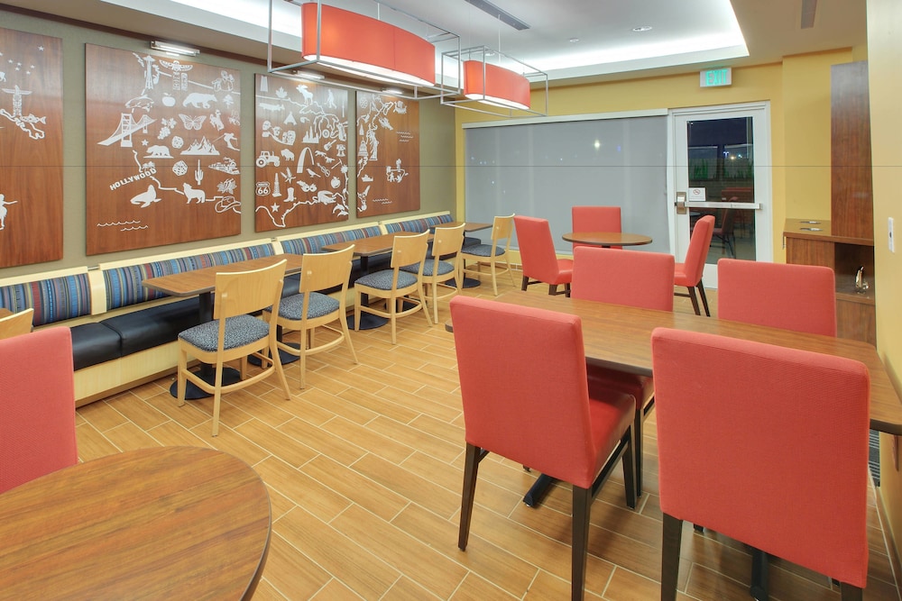 TOWNEPLACE SUITES CORPUS CHRISTI PORTLAND 33/50