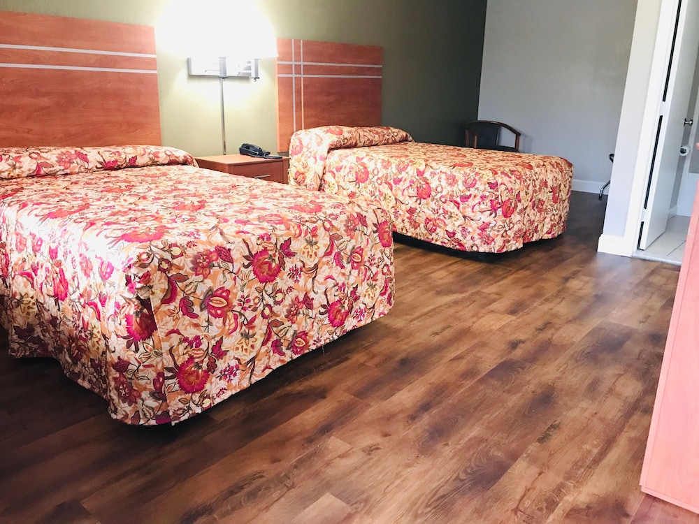 Rodeway Inn Swansea, MA 31/42