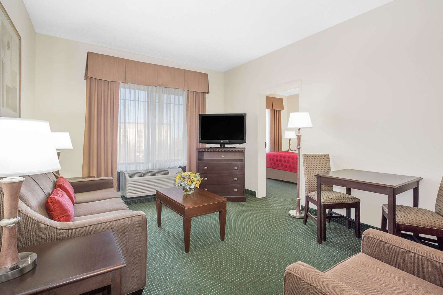 Ramada By Wyndham Denver International Airport 12/17