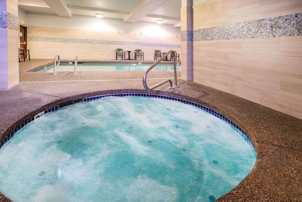 La Quinta Inn & Suites by Wyndham Portland Airport 25/43