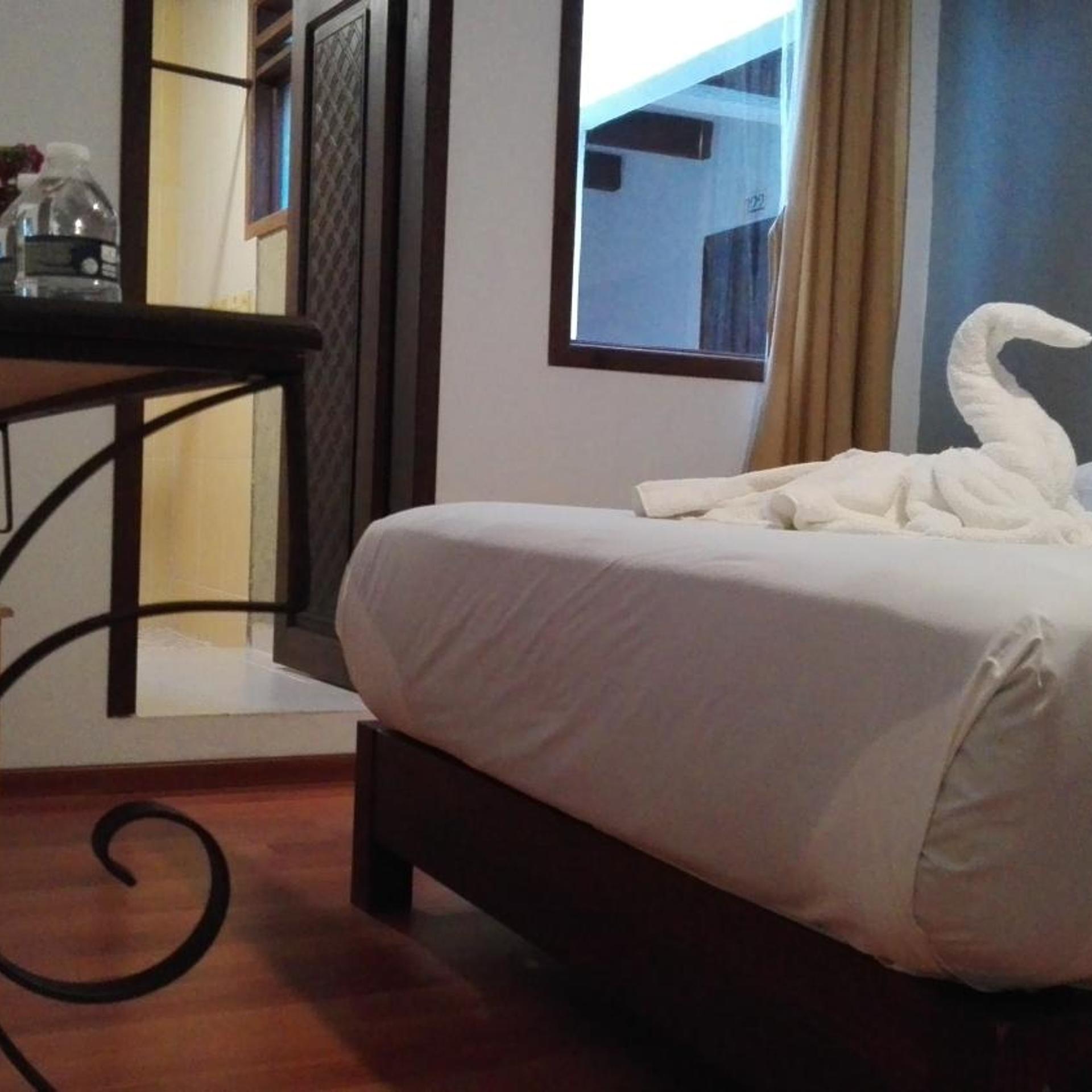 غرفة رباعية، Hotel Na'lum 4/10