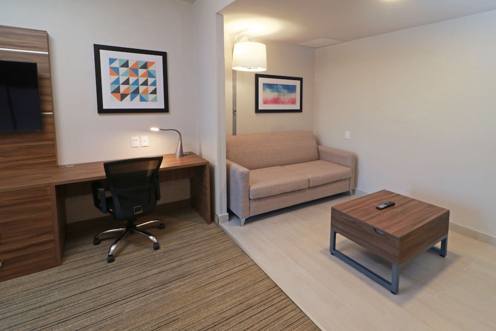 Holiday Inn Express Monterrey Fundidora 40/74