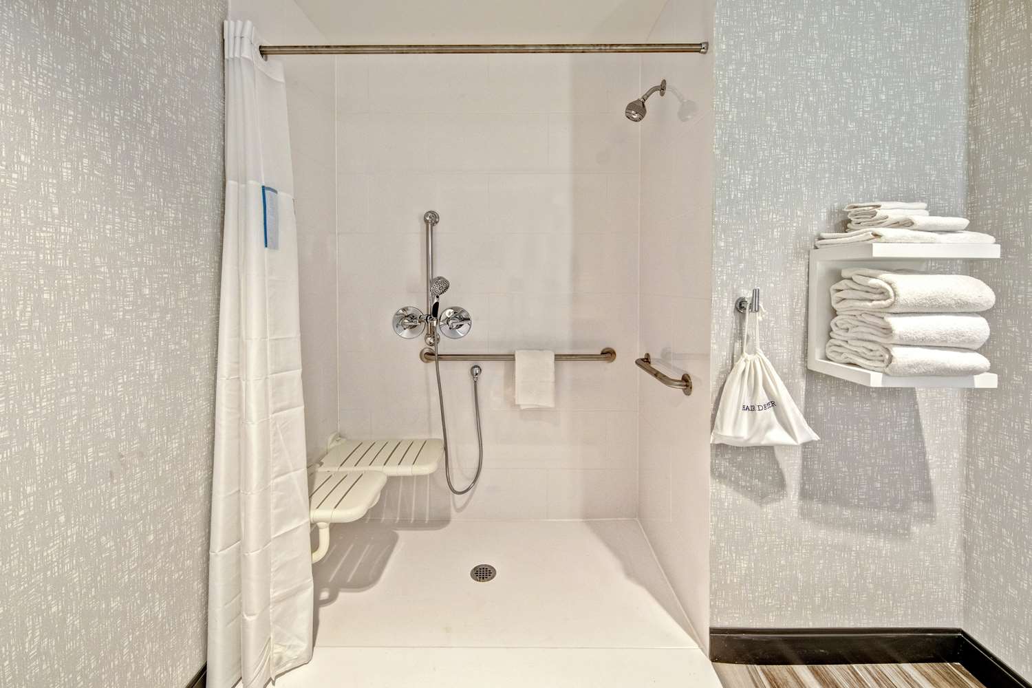 Hampton Inn Cardiff Beach Encinitas, CA 33/33
