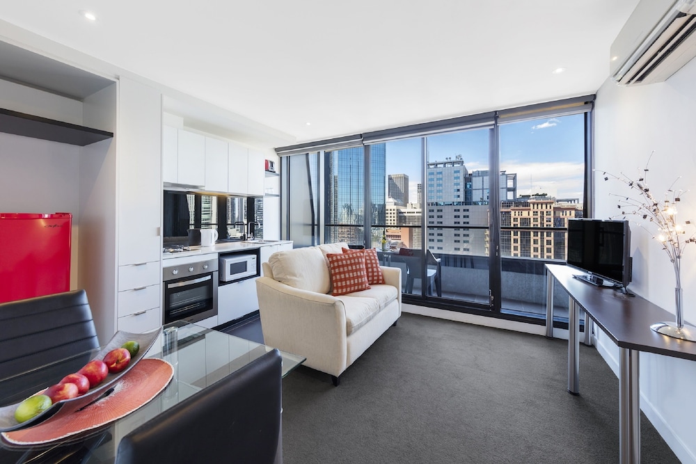Aura On Flinders Serviced Apartment 48/78