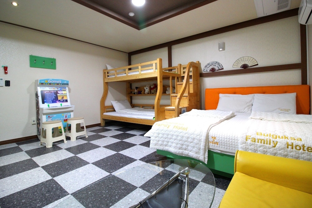 Kids & Family Hotel 14/70