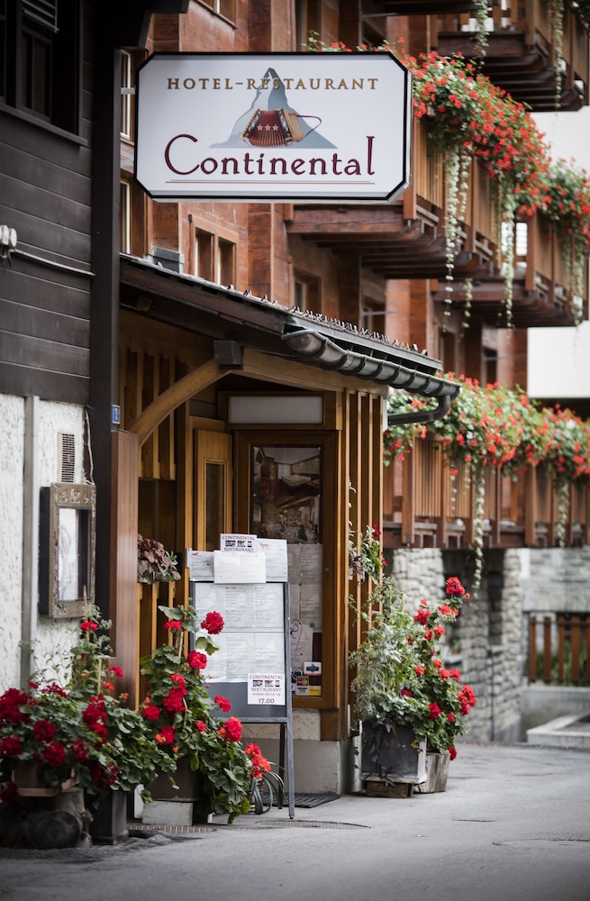HOTEL CONTINENTAL 32/43