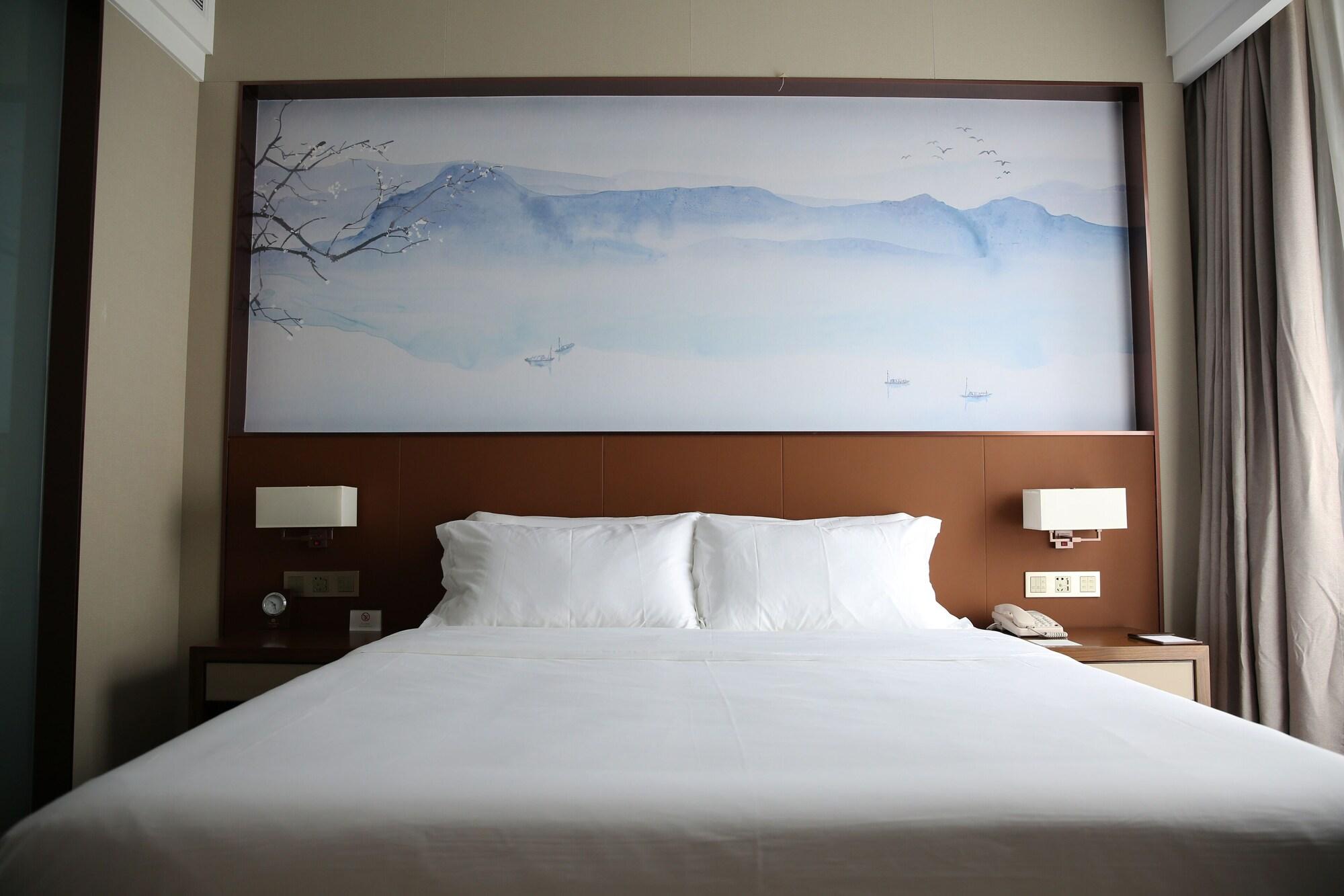 Metropolo wuhan Optics Valley Convention&Exhibition Center Hotel 16/57