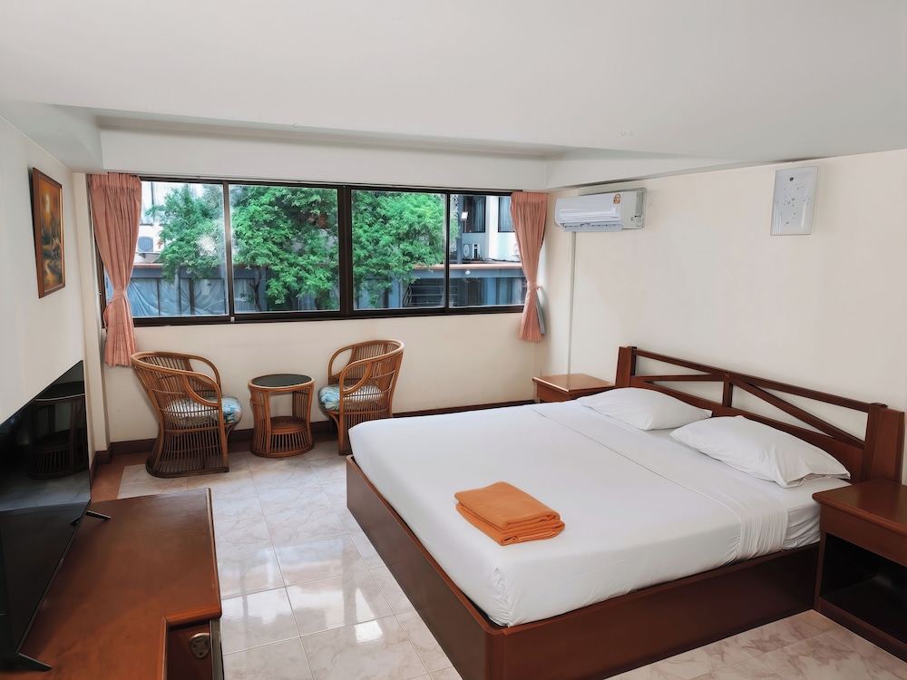Dream Hotel 16/50