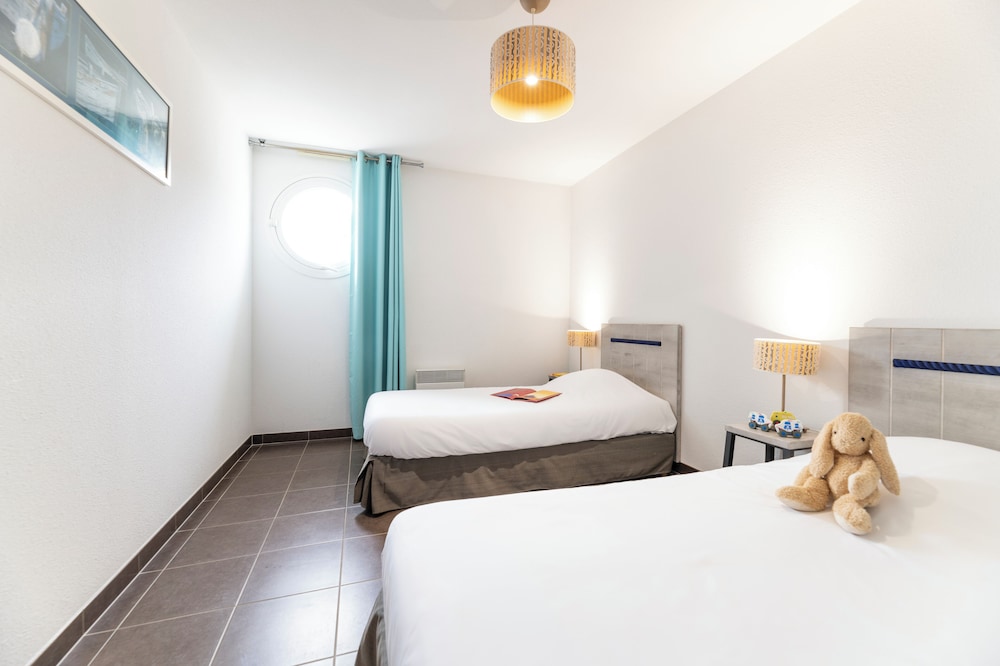 2 Rooms, Apartment, Double Bed, Sofa, No Balcony