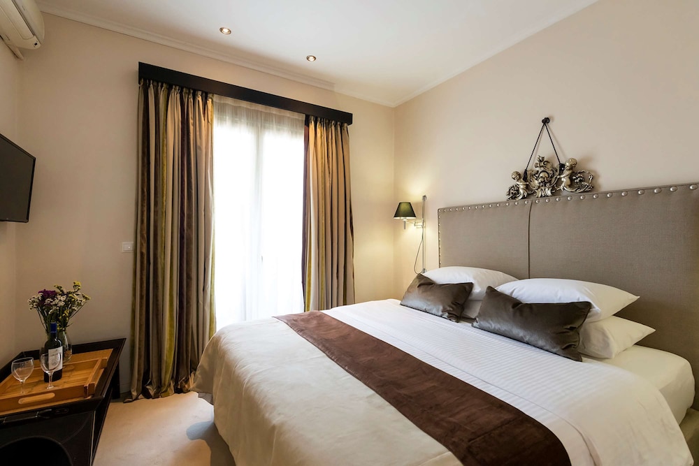 Best Western Plus Embassy Hotel 15/48