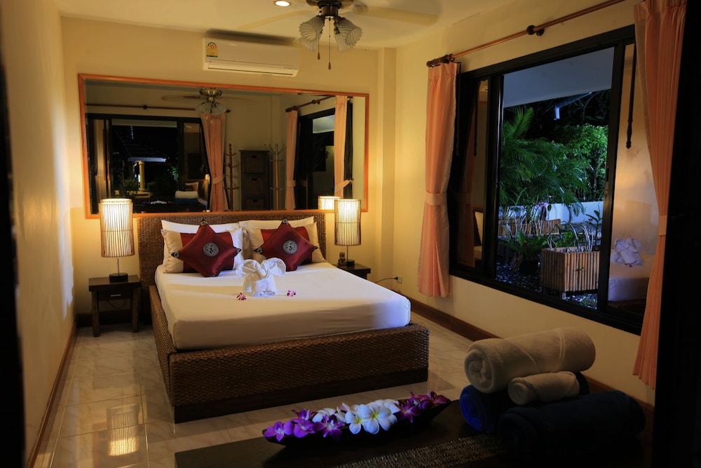 Exclusive, Grand, 5 Bedrooms, Deluxe, Villa, 2 King and Twin Beds, 2 Queen and Twin Beds, Beach Front