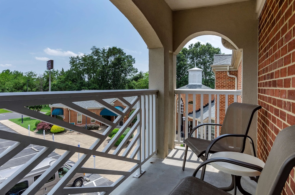Best Western Plus Inn at Hunt Ridge 3/36