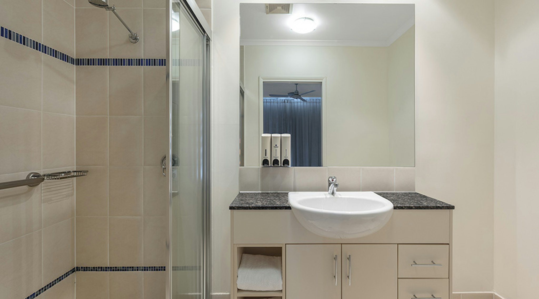 PARK REGIS CITY QUAYS 52/53