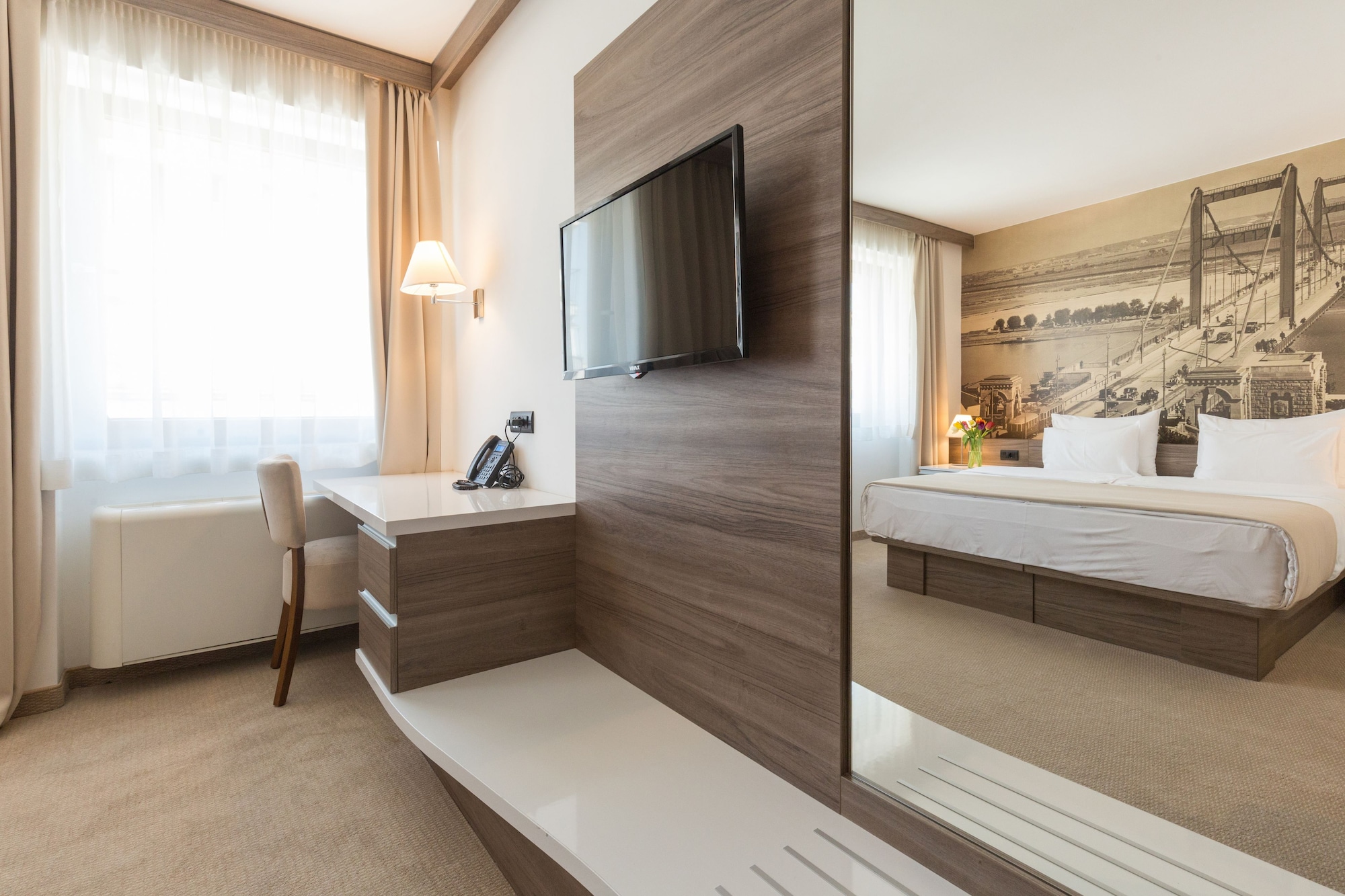 ROOM, KING BED, ACCESSIBLE