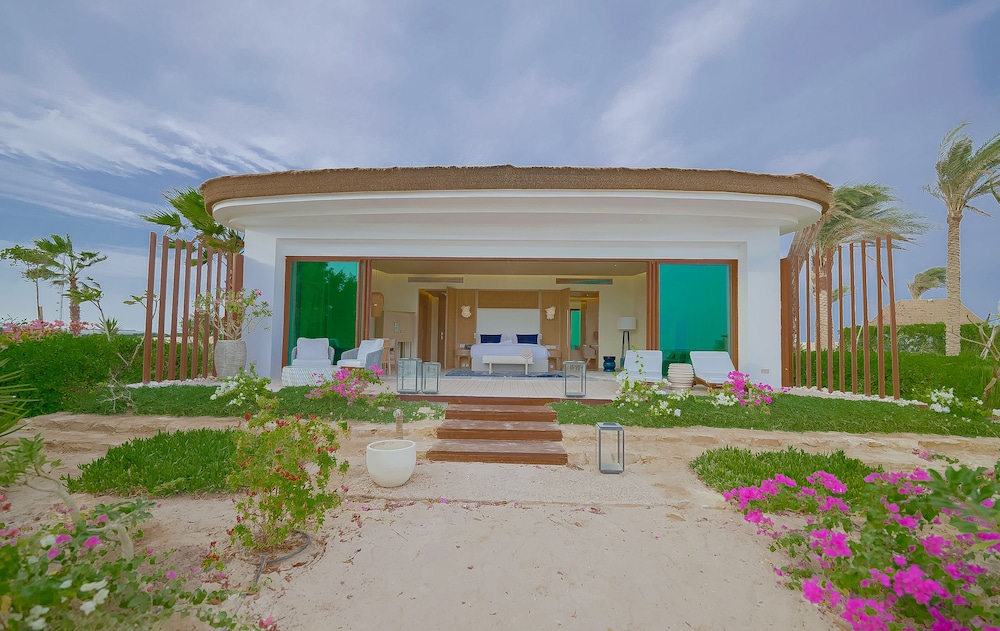 Tawila Island Resort 12/60