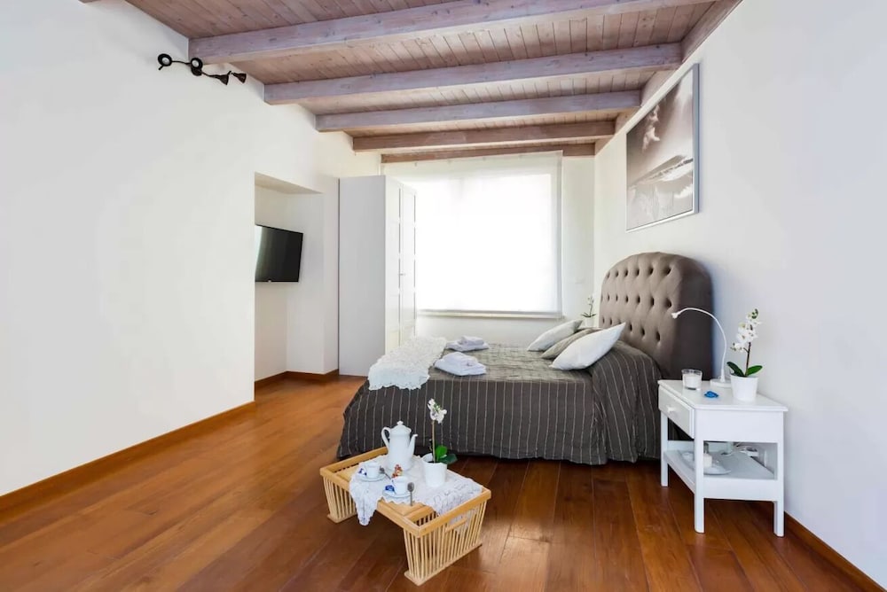 The Sistina Suite 20/46