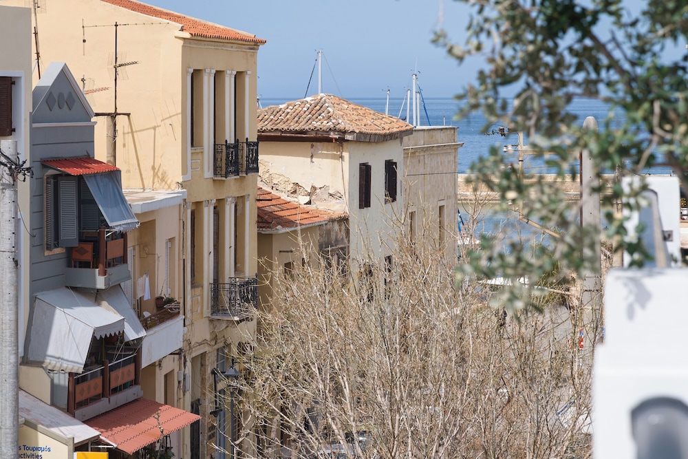 Nival Luxury Suites 44/50
