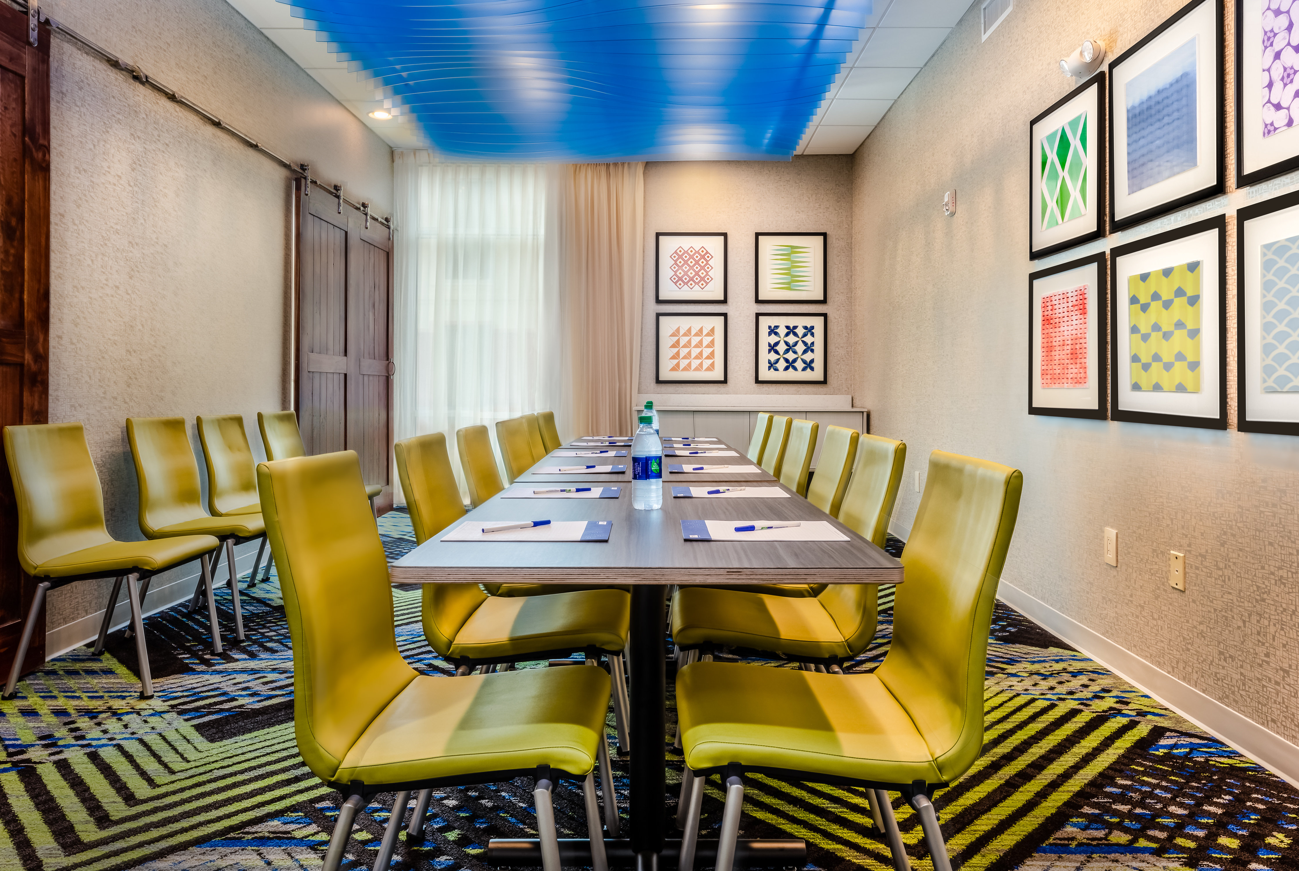 HOLIDAY INN EXPRESS CALHOUN SOUTH 79/82