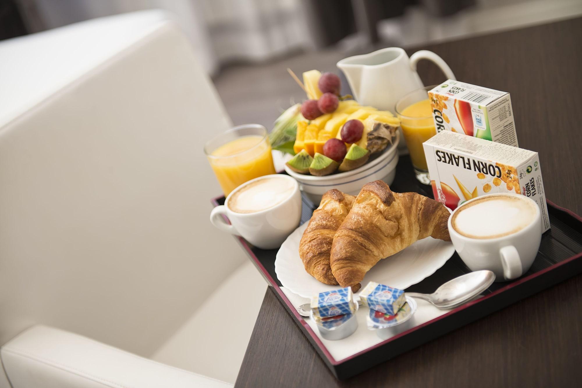 Reginella Suites 17/22