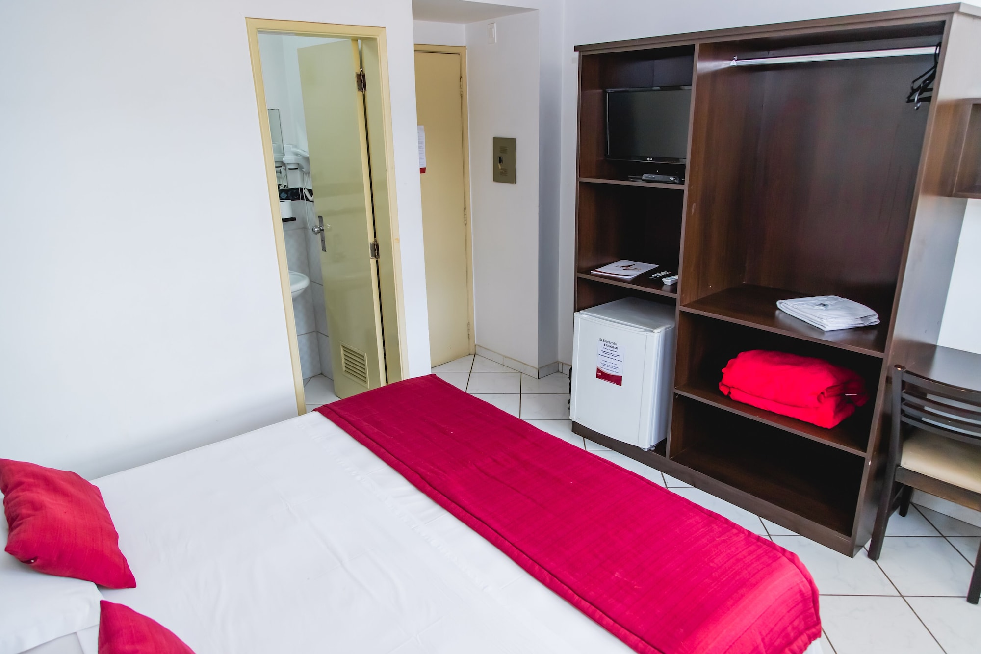 Room, Twin Beds