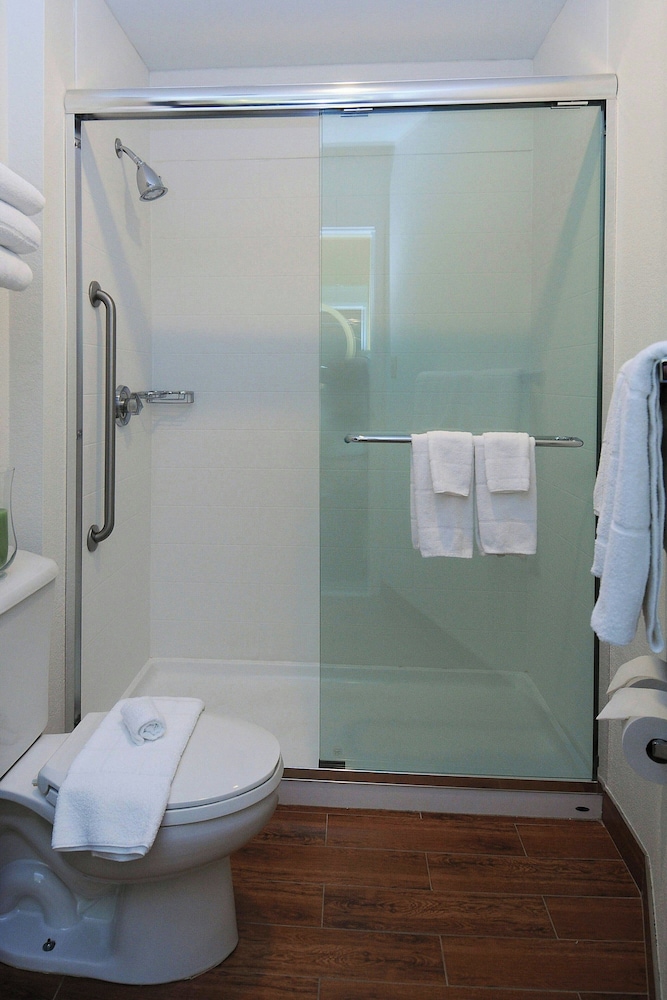 Springhill Suites by Marriott Warwick 37/38