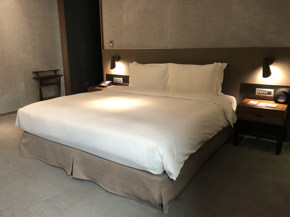 CHECK inn Taipei Nanjing 19/73