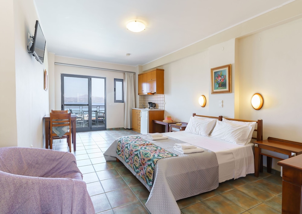 Sun Rise Suites Hotel 8/33