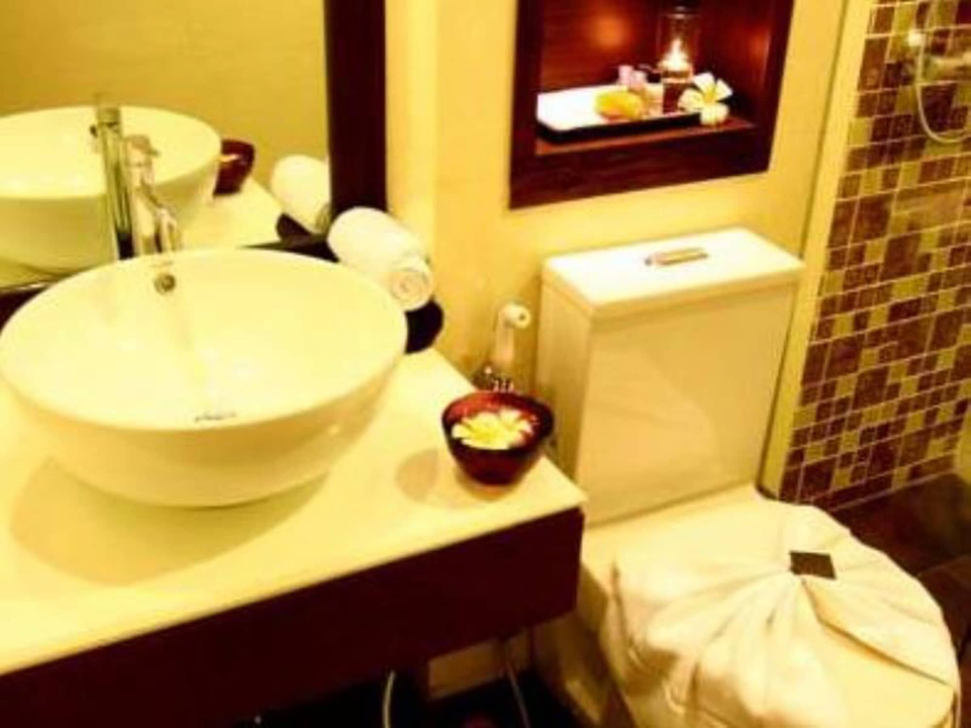 Studio, Double Bed, Suvarnabhumi Suite 2/3