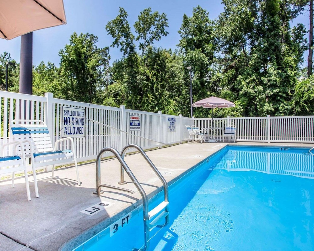 Econo Lodge Saint Stephen 23/37