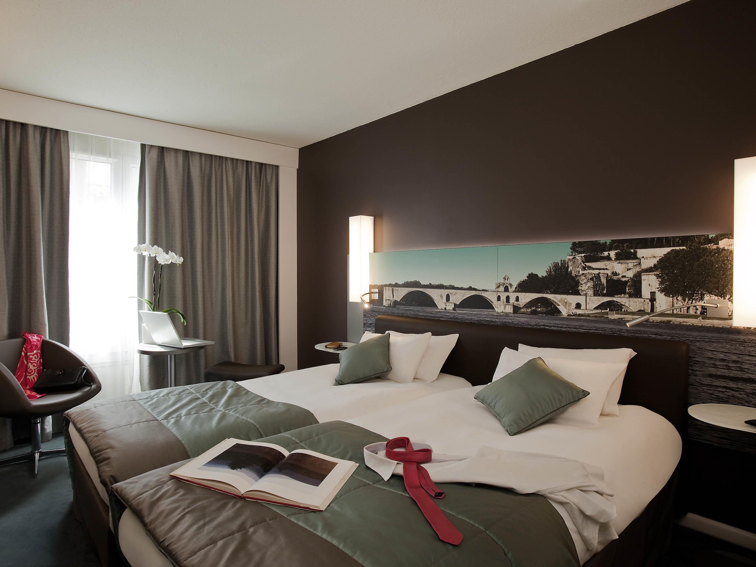 Classic, Single, 2 Beds